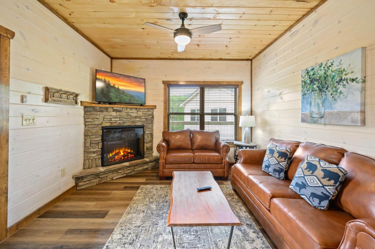 Osprey Nest Cottage Modern New Cabin Пиджен Фордж Екстериор снимка