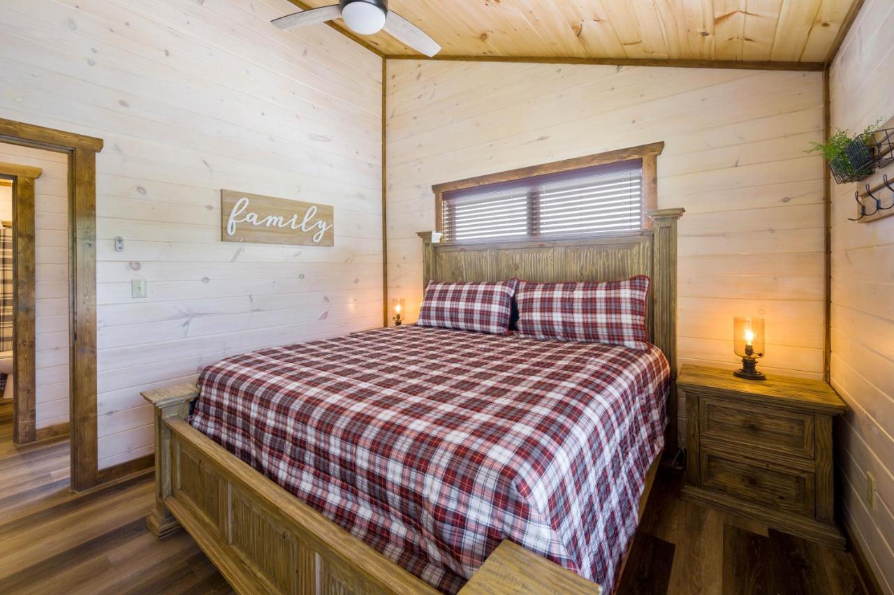Osprey Nest Cottage Modern New Cabin Пиджен Фордж Екстериор снимка