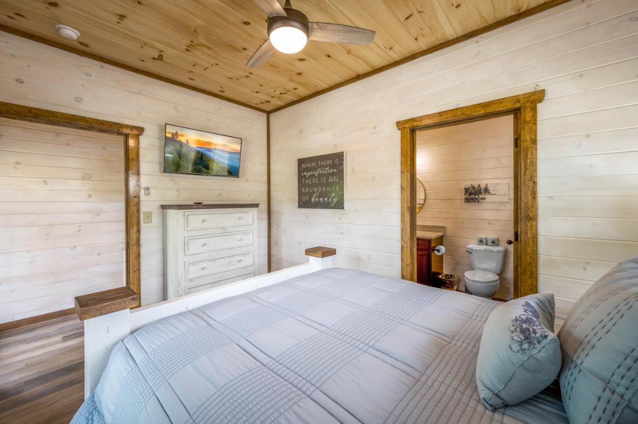 Osprey Nest Cottage Modern New Cabin Пиджен Фордж Екстериор снимка